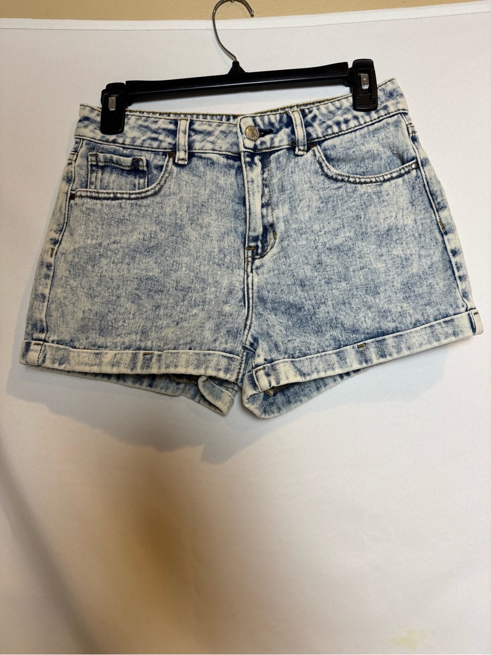 PacSun Women’s Light Acid Wash Mom Shorts 25